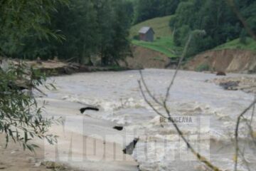 Ajutor: Firmele din afara județului ar putea fi chemate să refacă infrastructura distrusă de ape