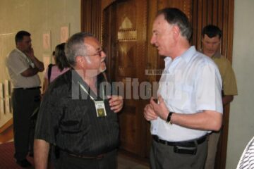 Menachem Falek, vicepreședintele Asociației Scriitorilor Evrei, și Directorul Pavel Blaj