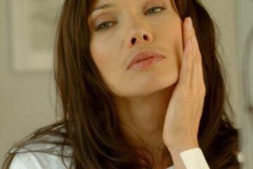 Potrivit noului studiu, cremele hidratante cresc efectul cancerigen al razelor solare. Foto: Suite Media