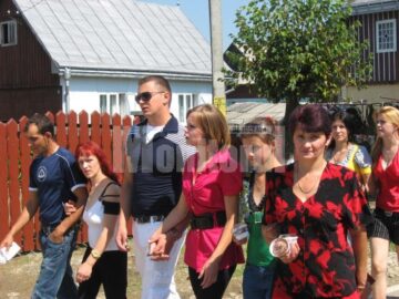 „Italienii” au ieșit la plimbare până la mănăstire