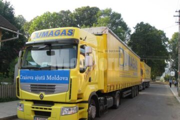 Ajutoarele venite de la Craiova cu convoiul de șapte tiruri sunt ]n valoare de 100.000 de lei