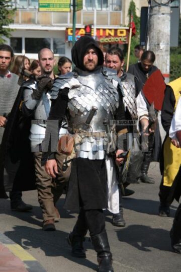 Alai medieval pe străzile Sucevei