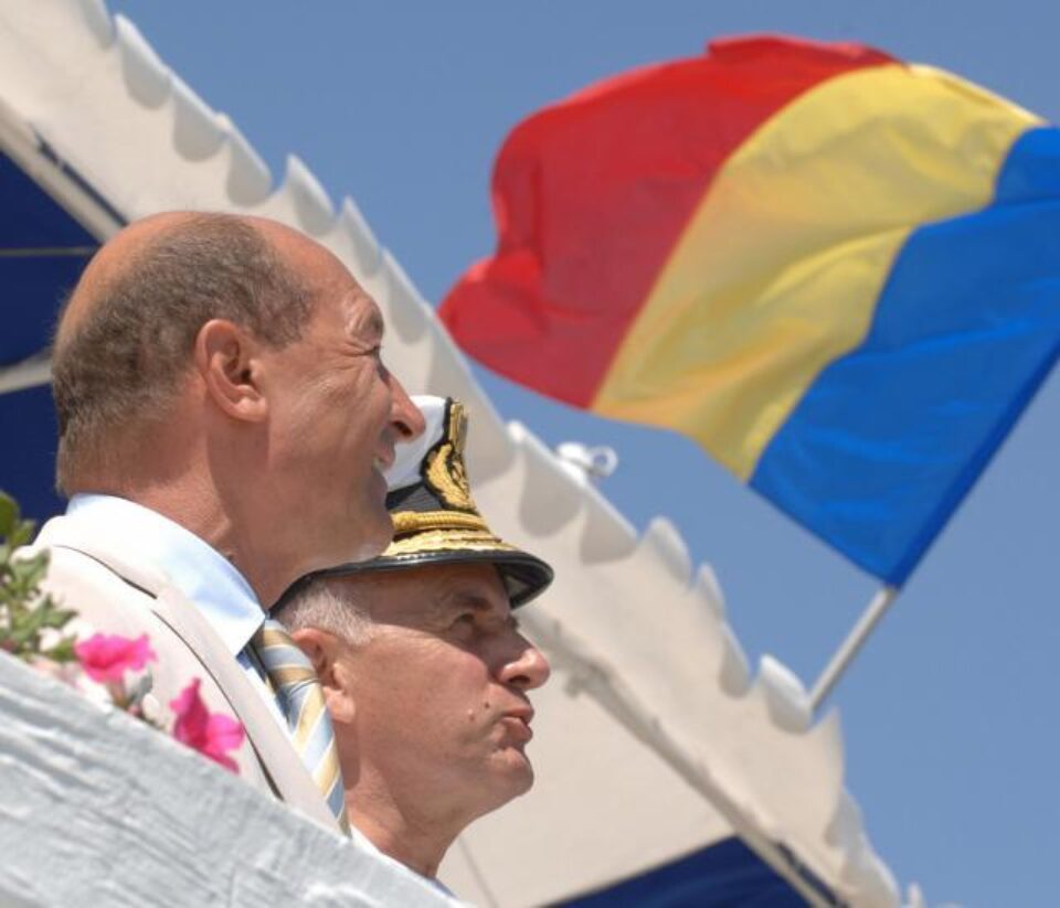 Băsescu: "Astăzi, de ziua voastră, de ziua noastră, vă doresc «La mulți ani», bărbăție și curaj". Foto: Sorin LUPȘA