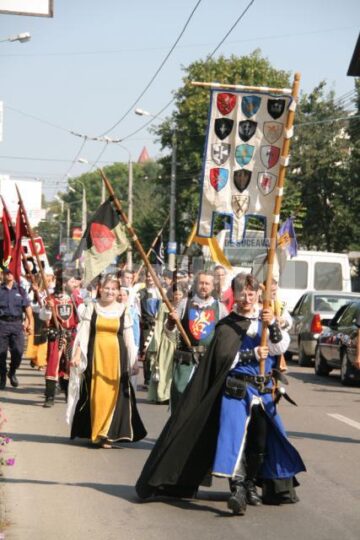 Alai medieval pe străzile Sucevei