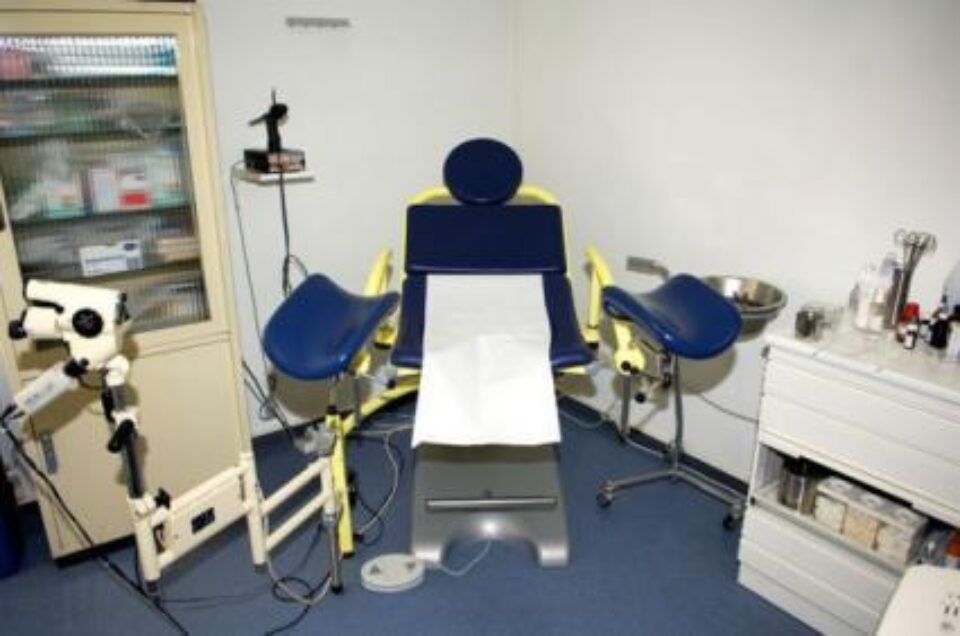 Sucevencele plecate la muncă în străinătate preferă să-și rezolve problemele de sănătate la cabinetele din țară Foto: ALAMY Sucevencele plecate la muncă în străinătate preferă să-și rezolve problemele de sănătate la cabinetele din țară Foto: ALAMY