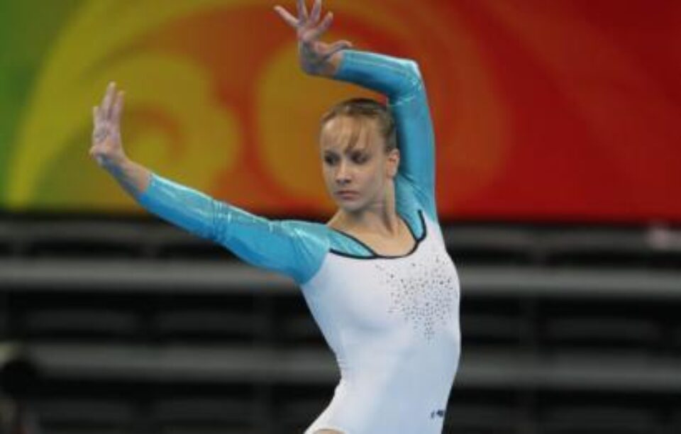 Sandra Izbașa ține sus steagul gimnasticii românești