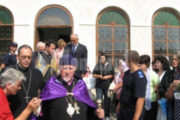 Mii de pelerini armeni și români au sărbătorit ieri hramul Mănăstirii Hagigadar