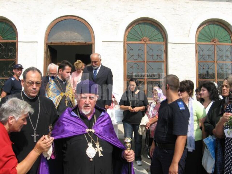Mii de pelerini armeni și români au sărbătorit ieri hramul Mănăstirii Hagigadar