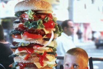 Meniurile pentru copii conțin prea multe calorii, grăsimi și sunt prea sărate. Foto: ZEFA