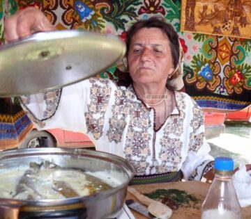 Olguța Mihalciuc, renumită pentru preparatele din păstrăv pe care le gătește