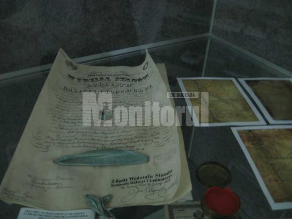 Expoziția este dedicată împlinirii a 620 de ani de la atestarea documentară a Sucevei
