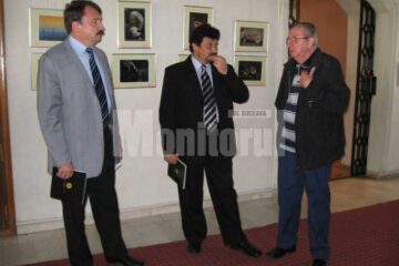 Vicepreședintele CJ Sv, Vasile Ilie, directorul CMB, Constantin-Emil