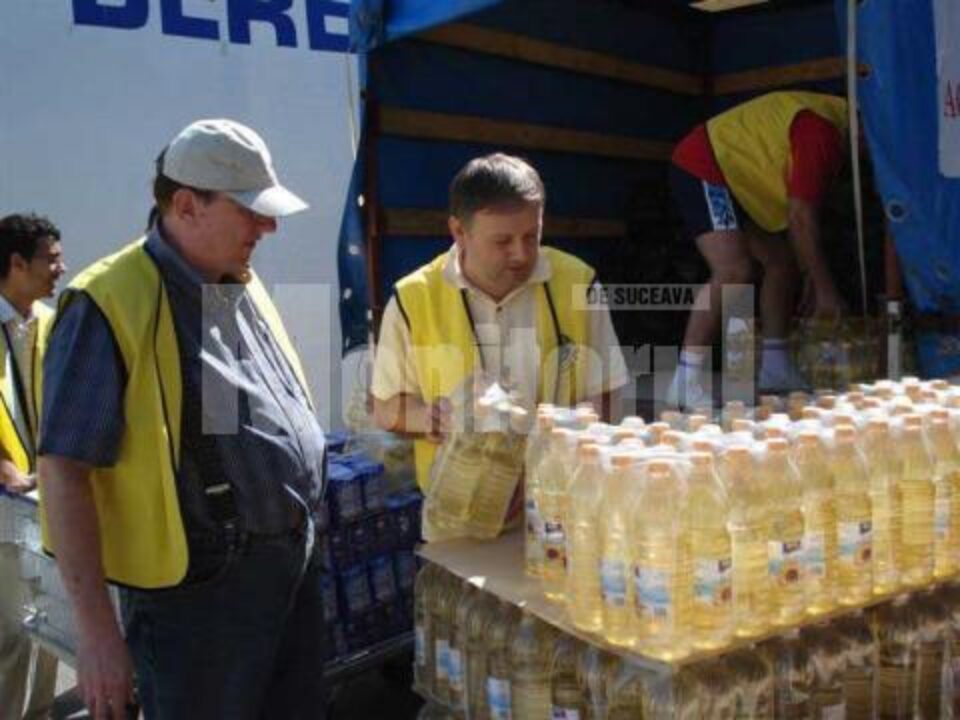 Lions Club Suceava: Alimente și bunuri în valoare de zece mii de dolari, pentru sinistrații din Todirești Lions Club Suceava: Alimente și bunuri în valoare de zece mii de dolari, pentru sinistrații din Todirești