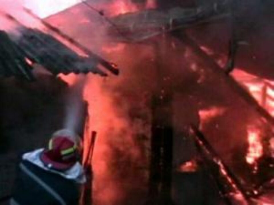 Gospodăria a fost distrusă de flăcări