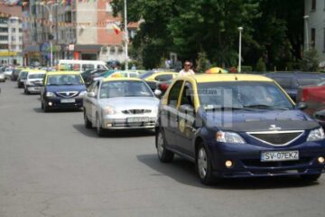 Unii taximetriști suceveni se opun autorizării de noi taxiuri