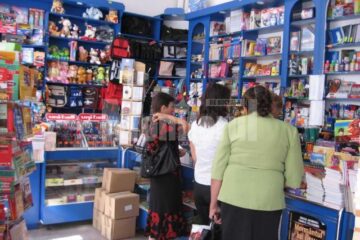 Pentru a-și trimite copilul la școală, un părinte trebuie să scoată din buzunar cel puțin 400 de lei
