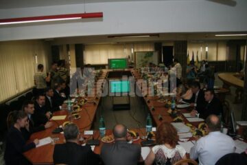 Mai multe proiecte controversate au trecut prin mașina de vot a Consiliului Local fără probleme