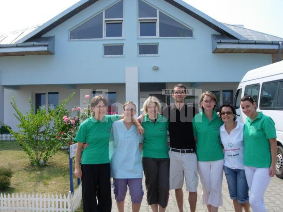 Echipa de specialiști din Franța si România veniți la Suceava să trateze copiii nevoiași