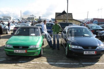 Târgurile auto sunt pline de autovehicule vechi, la prețuri accesibile