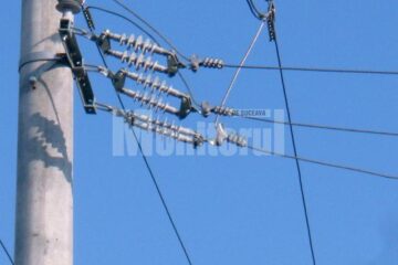 Mii de consumatori fără energie electrică, din cauza unei firme de construcții