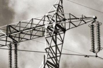 Un scurt-circuit la linia electrică aeriană de 110 kilovolți a lăsat municipiul Rădăuți în beznă Foto: ALAMY