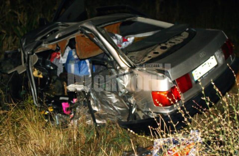 În urma impactului violent din autoturismul familiei Serediuc a rămas doar un morman de fiare