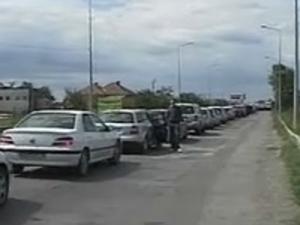 40.000 de persoane au ieșit sâmbătă din țară prin vama Nădlac Foto: MEDIAFAX
