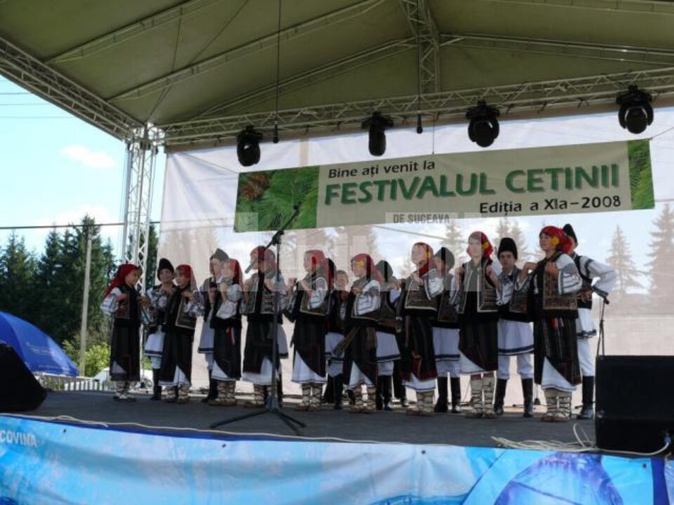 Prieten al României: A mers pe jos 1.950 km pentru a ajunge la Festivalul “Cântecul Cetinii”