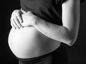 CNAS ar putea suporta costul tratamentului pentru femei infertile din cauze hormonale. Foto: MEDIAFAX