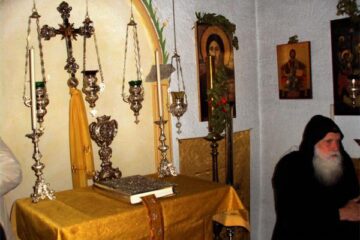 Pildă creștină: Despre bătrânul tăietor de lemne
