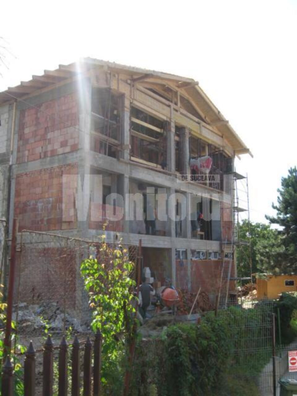 Lucrări întârziate din cauza banilor Lucrări întârziate din cauza banilor