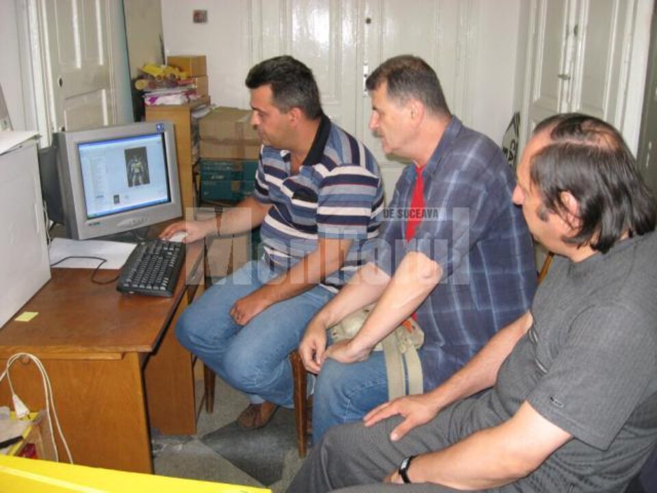 Graficienii satirici Ovidiu Ambrozie Bortă BOA, Mihai Pânzaru PIM și George Licurici Graficienii satirici Ovidiu Ambrozie Bortă BOA, Mihai Pânzaru PIM și George Licurici
