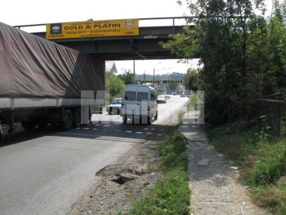 Circulația pe sub pasarela de la Șcheia, închisă Circulația pe sub pasarela de la Șcheia, închisă