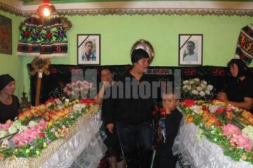 Cei doi frați Coajă vor fi conduși pe ultimul drum, mâine, în timp ce astăzi vor avea loc înmormântările celorlalți doi tineri