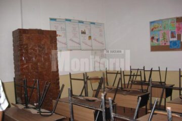 Bănci la Școala Liteni Moara, primite de la școlile modernizate