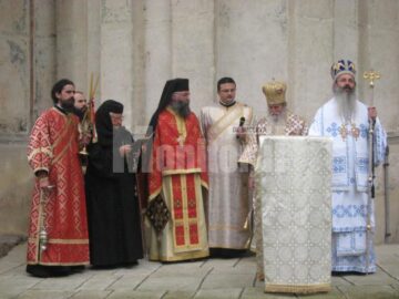 Slujba de resfințire a bisericii Mănăstirii Voroneț