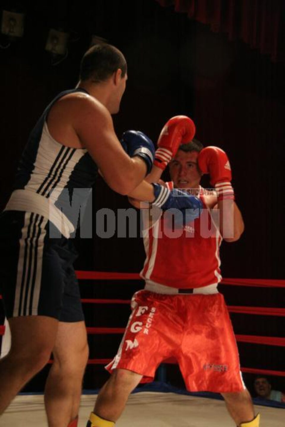 Boxerii selecționatelor Moldovei și Transilvaniei s-au înfruntat la Suceava