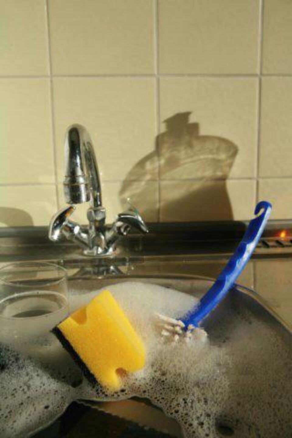 Dezinfectați frecvent obiectele de bucătărie. Foto: ALAMY Dezinfectați frecvent obiectele de bucătărie. Foto: ALAMY