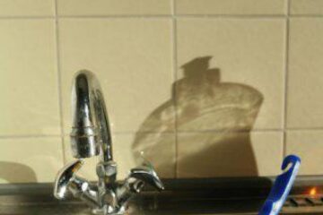 Dezinfectați frecvent obiectele de bucătărie. Foto: ALAMY