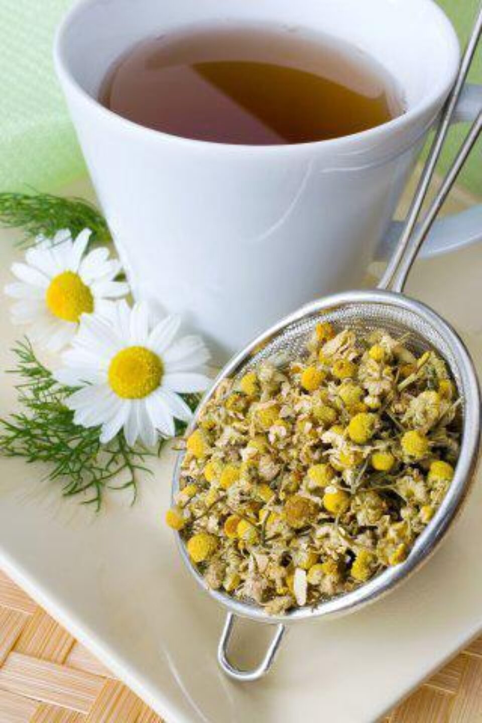 Ceaiul de mușețel contribuie și la diminuarea nivelului de zahăr din sânge. Foto: PROFIMEDIA