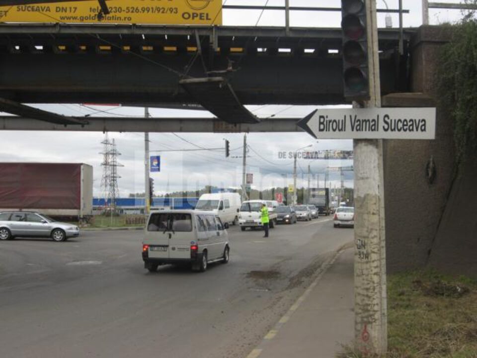 De mântuială: Gropile din zona podului de cale ferată de la Ițcani, „rezolvate” cu pietriș