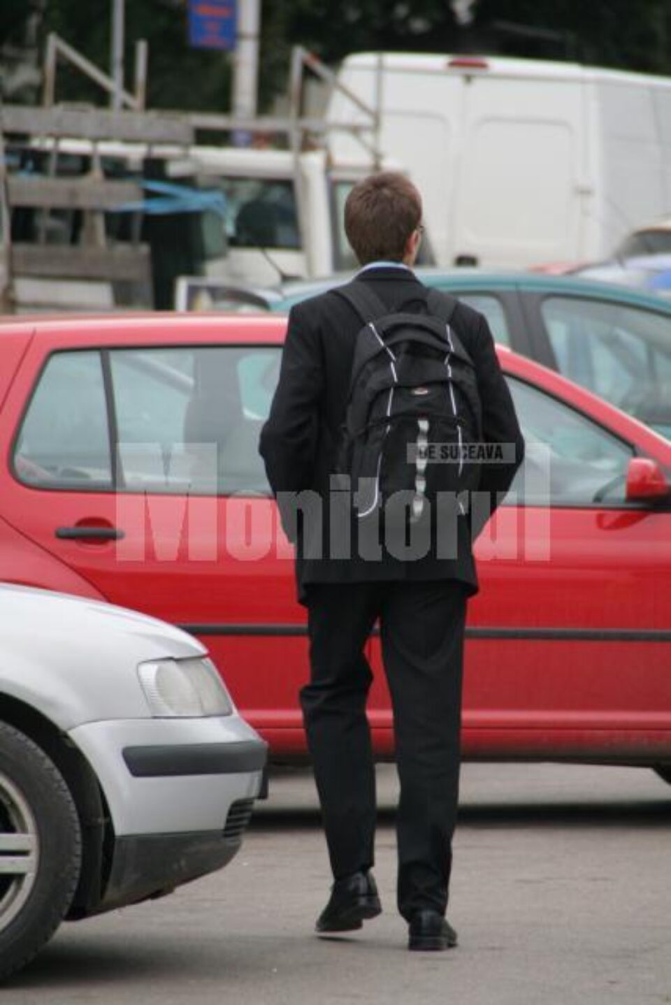 Ținutele trendy ale liceenilor au fost înlocuite cu uniforme sobre Ținutele trendy ale liceenilor au fost înlocuite cu uniforme sobre