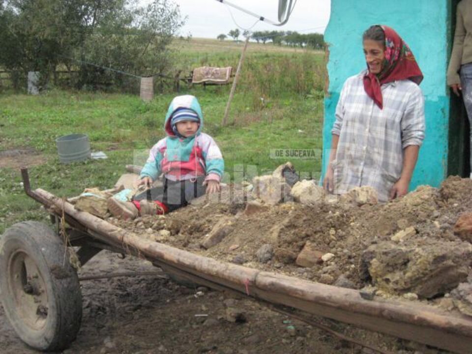 Copiii mai multor familii din comuna Ciprian Porumbescu au nevoie de ajutor pentru a merge la școală