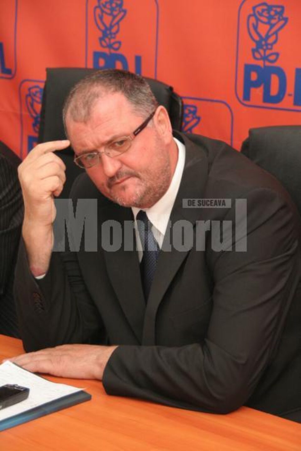 Politică: Onofrei susține reducerea numărului de parlamentari