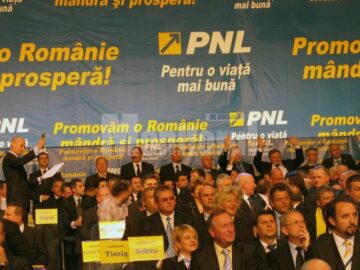 Bogdan Olteanu prezentând candidații PNL pentru județul Suceava