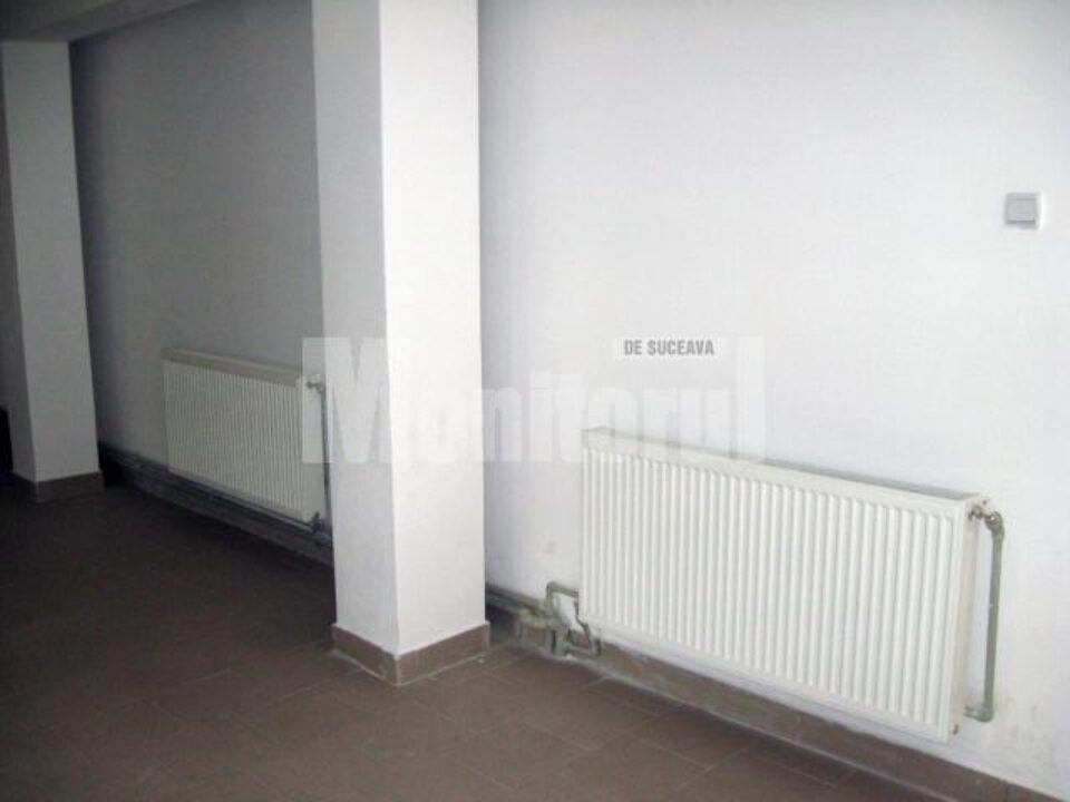 Calorifere de decor în sediul de primărie din Burdujeni Calorifere de decor în sediul de primărie din Burdujeni