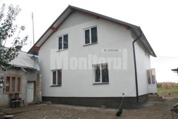 Sinistrați: O familie cu nouă copii din Țibeni s-a mutat ieri în casă nouă