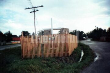 Au nevoie de ajutor: Două familii construiesc o capelă în satul Botești