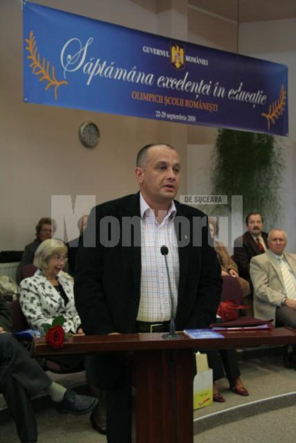 Sute de elevi și profesori, din toate colțurile județului, însoțiți de profesorii care i-au pregătit și de părinți, au venit să-și primească premiul