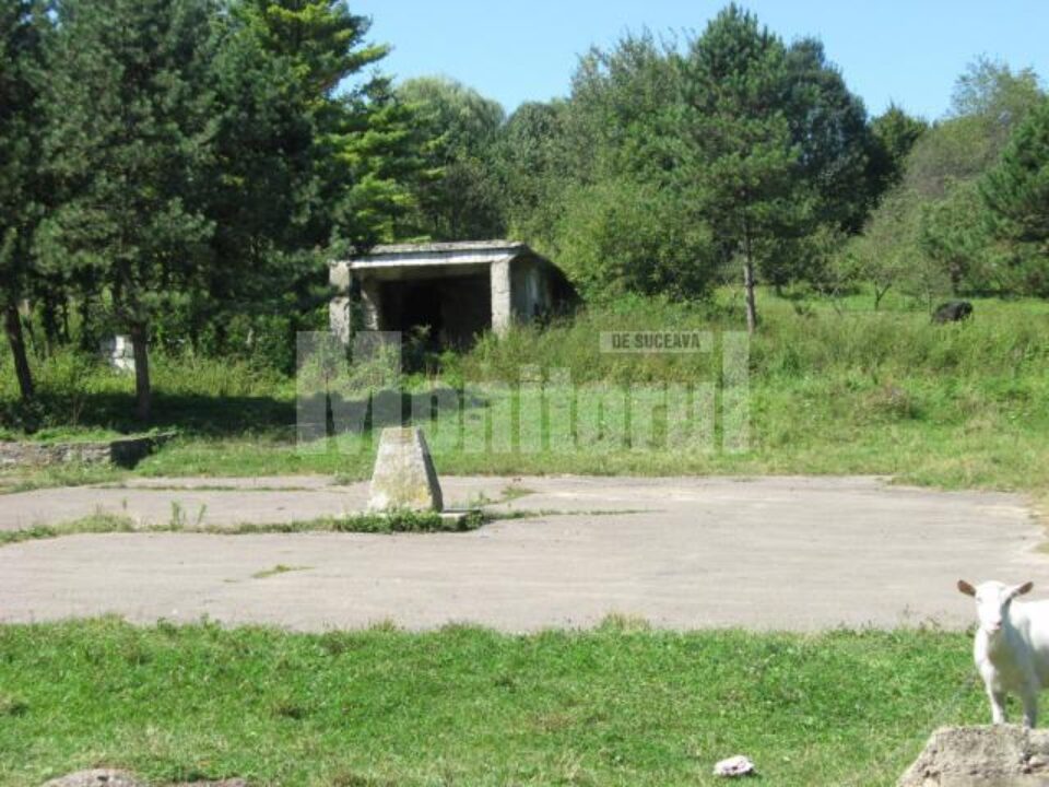 Parcela pe care o firmă privată intenționează să construiască două blocuri Parcela pe care o firmă privată intenționează să construiască două blocuri
